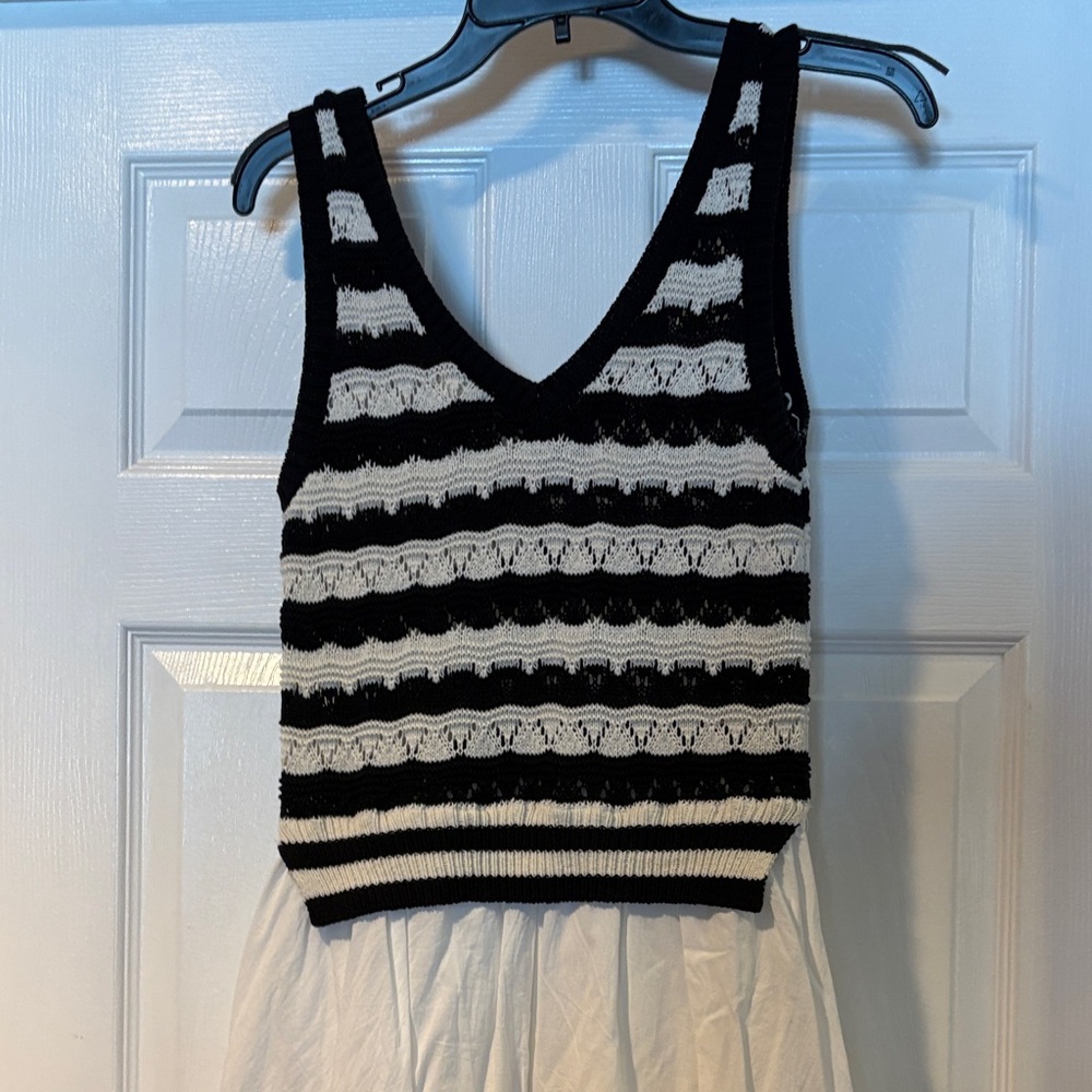 Elan Black and White Knit Top - Picture 5 of 6